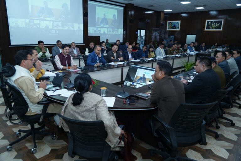 मुख्यमंत्री पुष्कर सिंह धामी ने आगामी चारधाम यात्रा की तैयारियों को लेकर अधिकारियों संग की बैठक