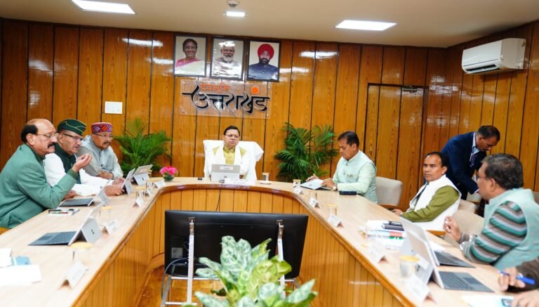 धामी सरकार की मंत्रिमंडल की बैठक में इन फैसलों पर सरकार ने लगाई मोहर